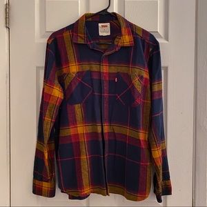 Levi’s Plaid Flannel Button Down
